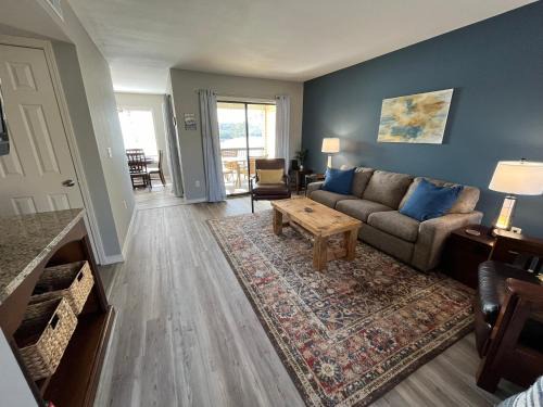 Kimberling City Apartment | Serenity Oaks at The Getaways
