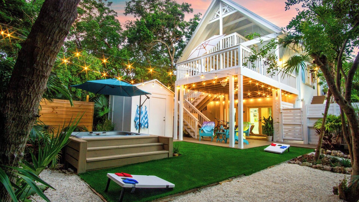 Marathon House | Serenity Oasis~Pool!~Kayaks~Grill~Bikes~Spa