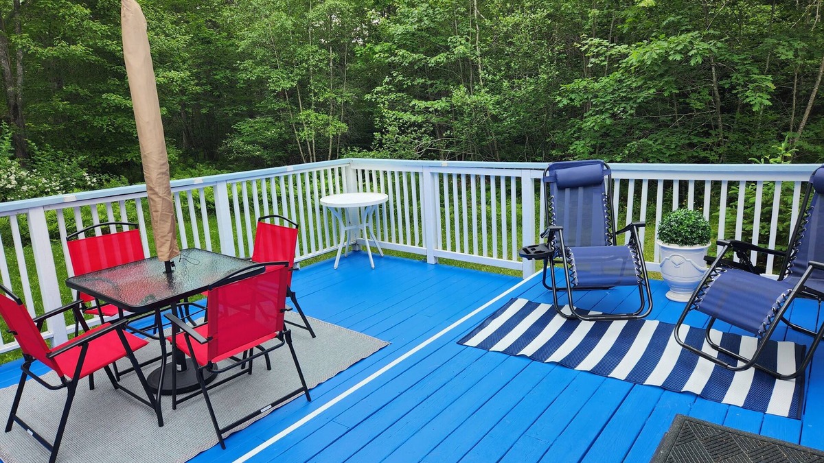 Ellsworth House | Serenity place. Relax in a semi rural setting 18 mile from Acadia National Park