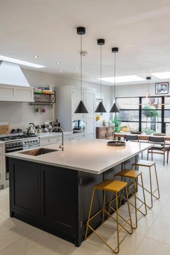 Broadstairs House | Serenity Sands - Modern 4 bedroom home