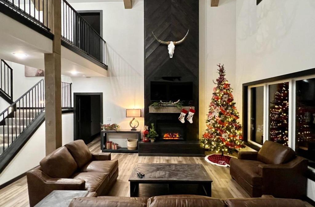 Kimberling City House | Serenity Shores Resort - Luxury Lakefront Lodge - Pools and Many Free Amenities