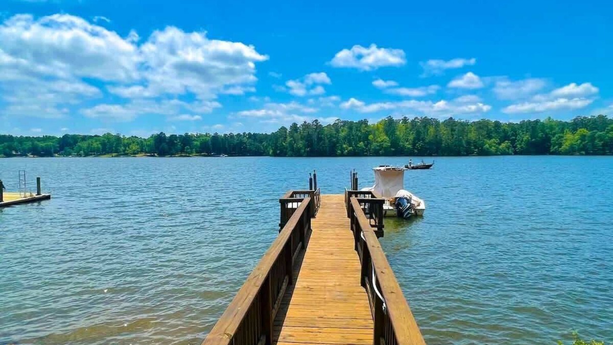 Prosperity House | Serenity View Lakeside Retreat on Lake Murray, SC