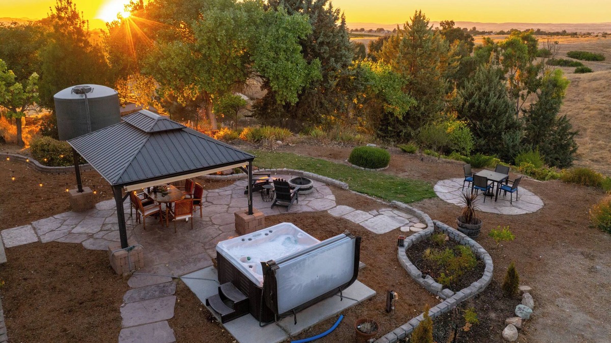 Paso Robles House | Serenity Vista Retreat-sleeps 8|EV|sauna|Hot Tub