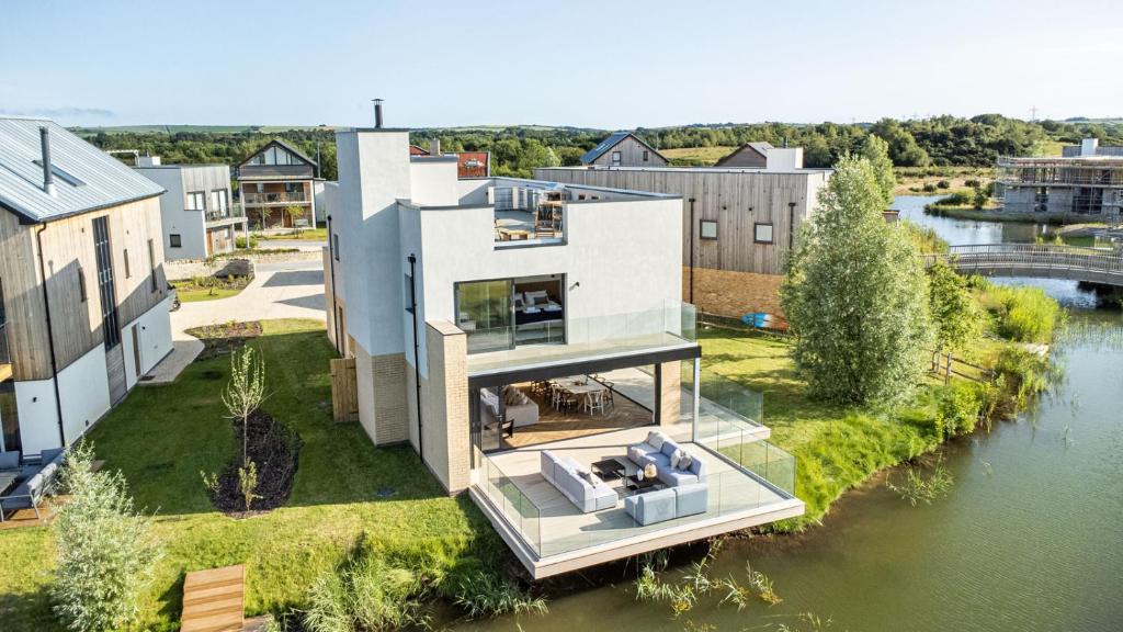 Warmwell House | Serenity WI27 - Silverlake - Dorset