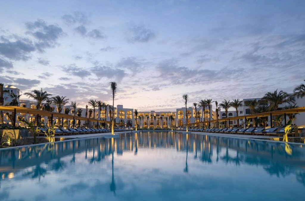 Al Mamsha El Seyahi Hotel | Serry Beach Resort