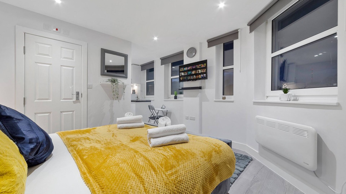 Penge Apartment | Serviced Ensuite Room Crystal Palace London Se20