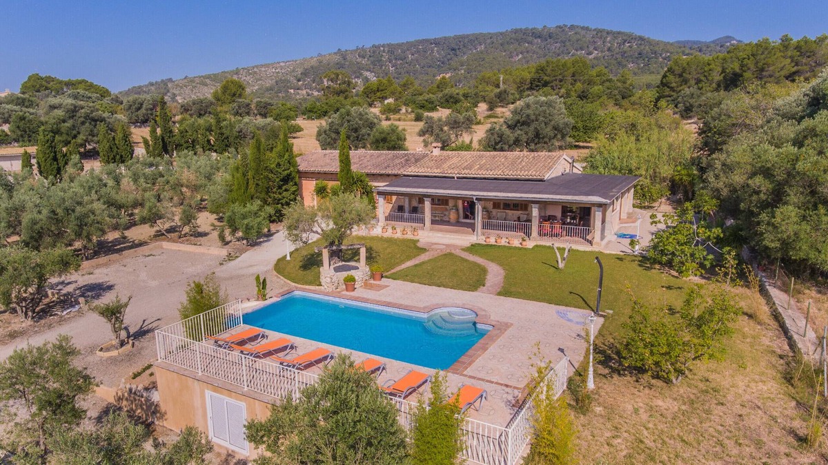 Selva Cottage | Ses Comes de Binimar Finca for 8 in Selva with pool