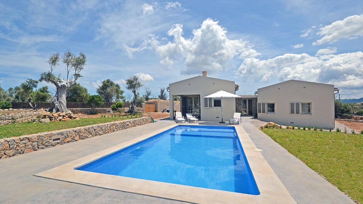 Arta Cottage | Ses Veyetes - Modern country house near the town of Artá, Mallorca