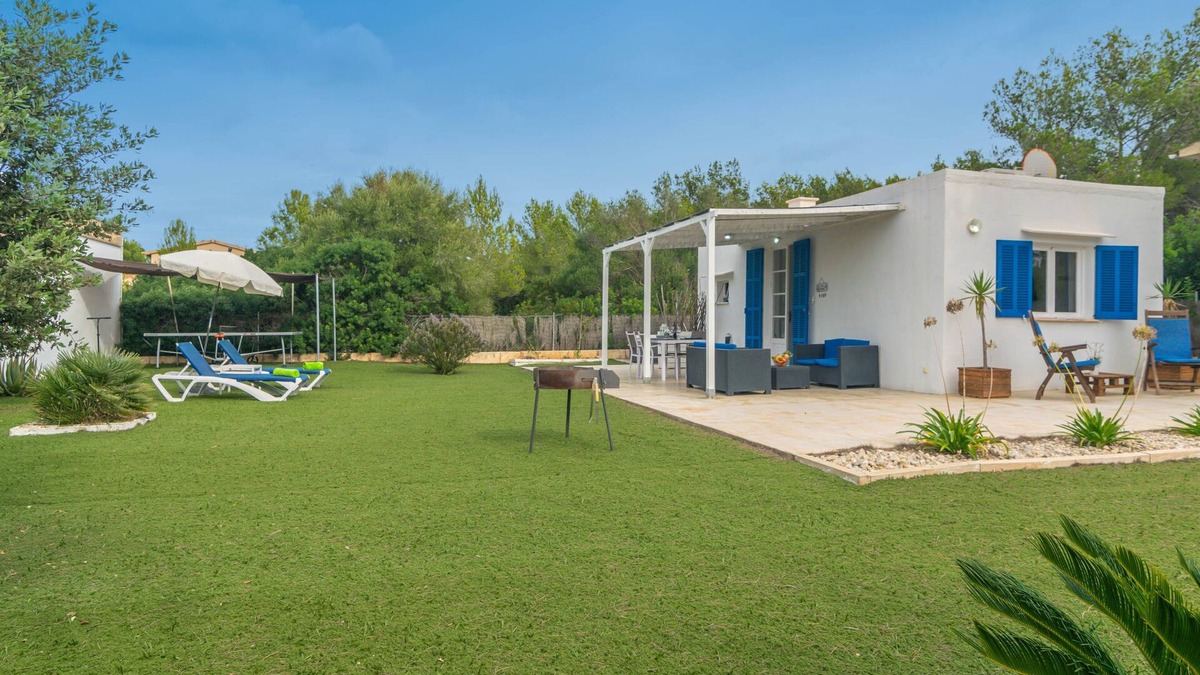 Urbanizacion S'Estanyol House | SESTANYOL - Beach house with jacuzzi and near the beach. Perfect for couples. Free WiFi