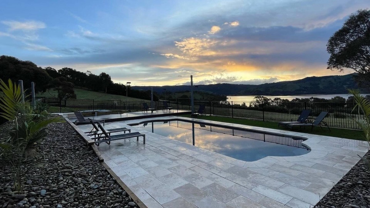 Bonnie Doon House | Set on the waters edge at Bonnie Doon. Stunning views and room for 25 guests