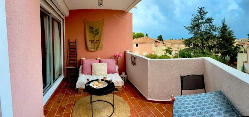 Sete Apartment | SETE, Studio Cabine,proche mer , Clim, Wifi, parking privé