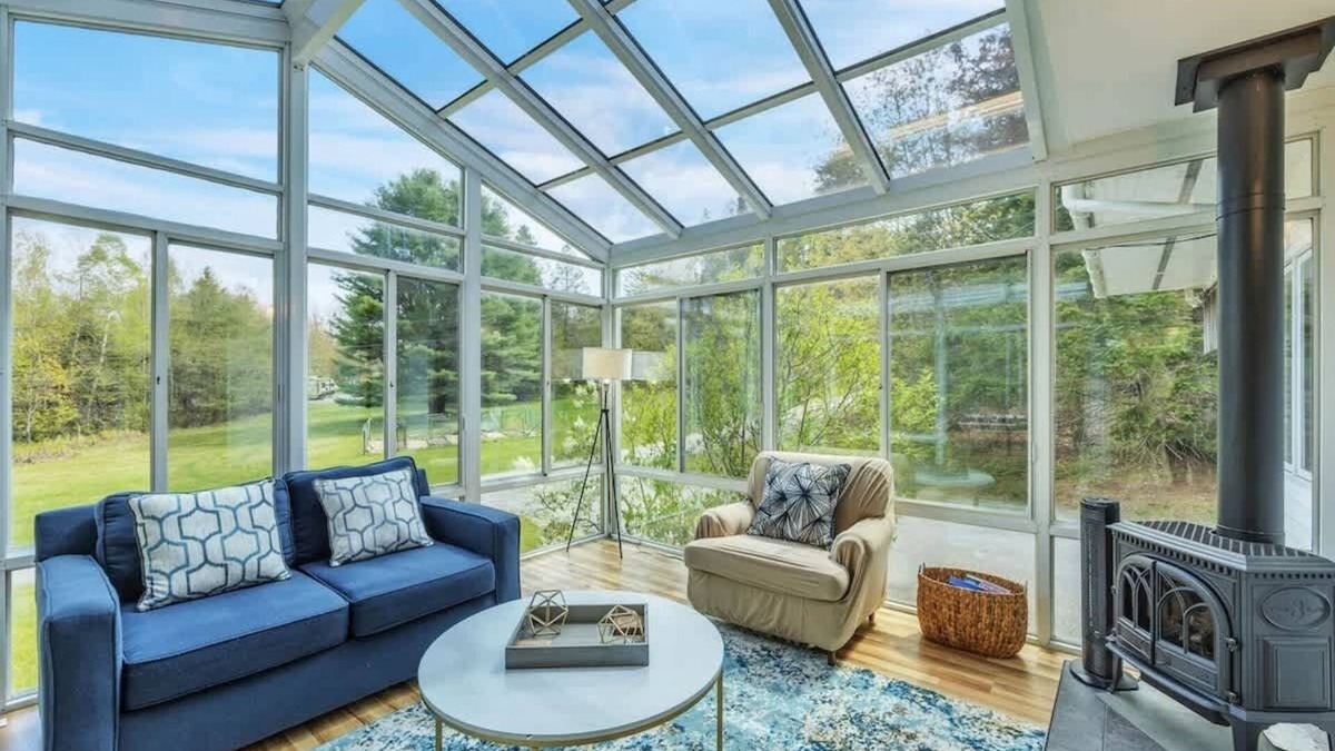 Hancock House | Seven Bells Cottage- Close to Ocean!