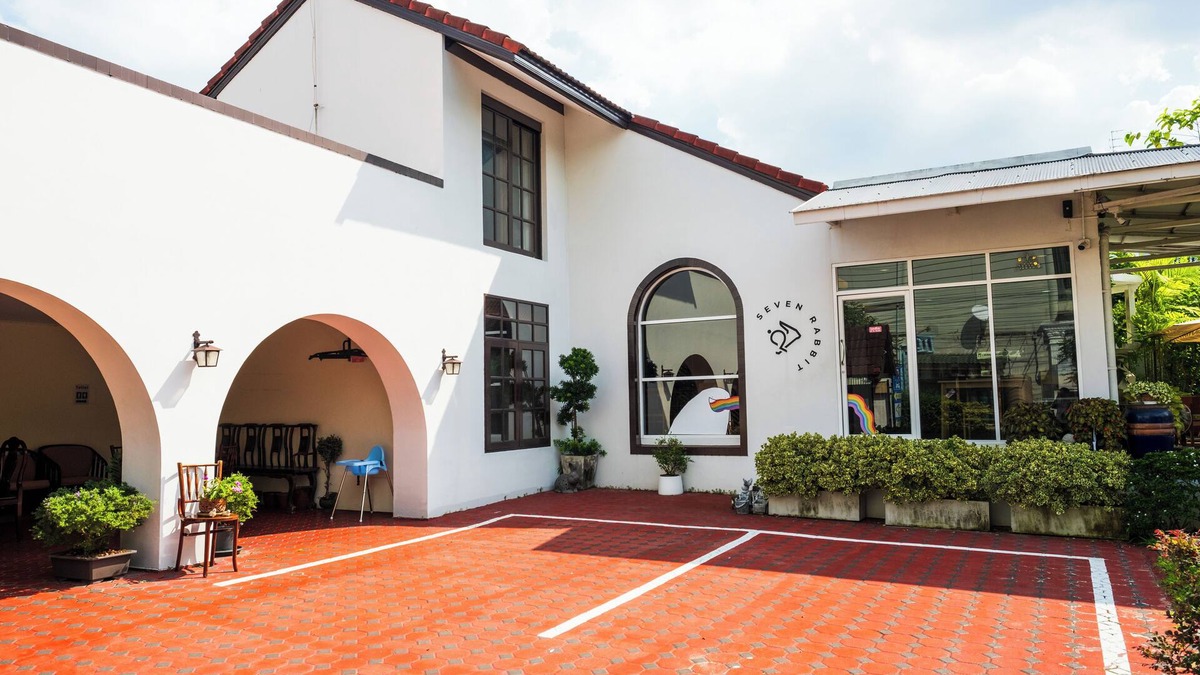 Suan Luang House | Seven Rabbit House