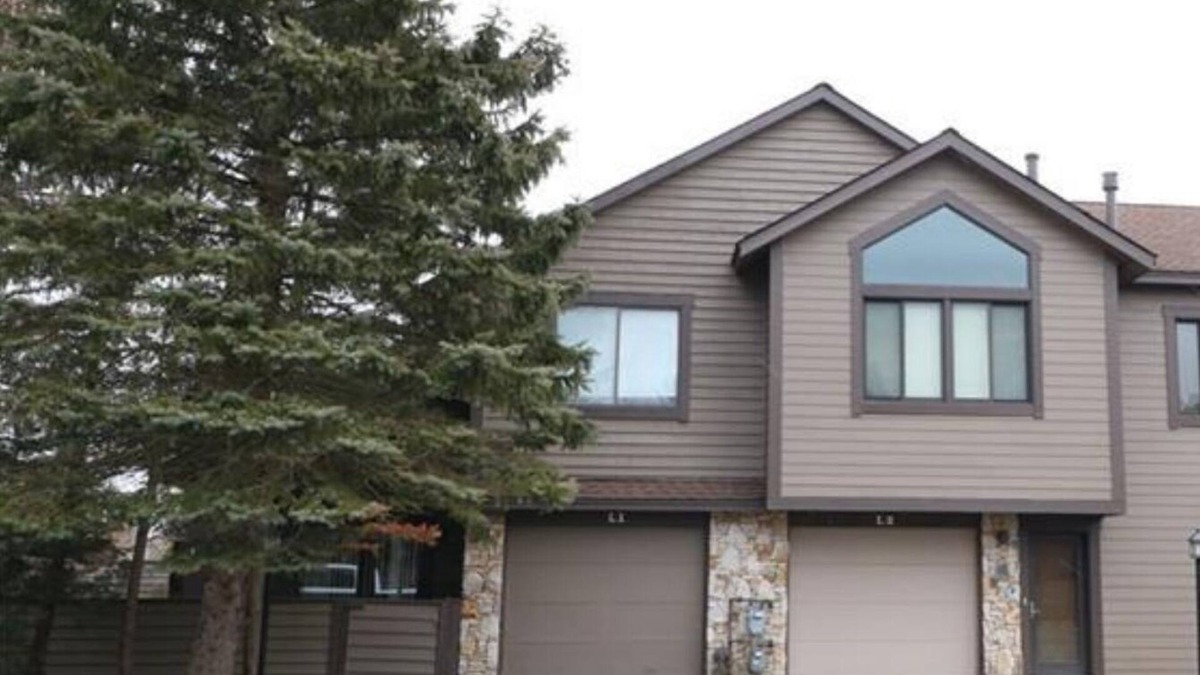 Seven Springs House | Seven Springs Townhome w/Pool, Private Hot Tub & Ping Pong Table