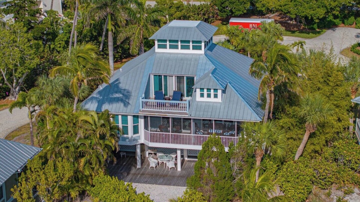 Boca Grande House | Sewarch 29 - Beach House - Sleeps 10 - Pet Friendly!