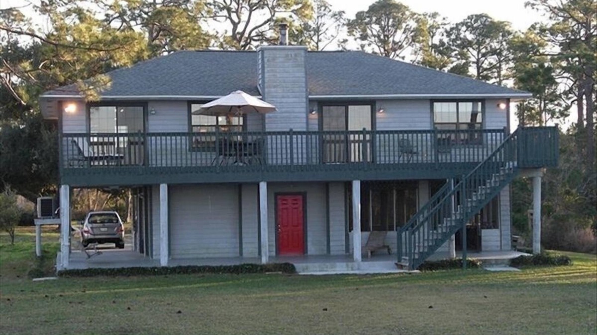 Innerarity Grants House | SF Beach House on Perdido Bay/Private Pier/Dolphins/Swim/Fish/Boat