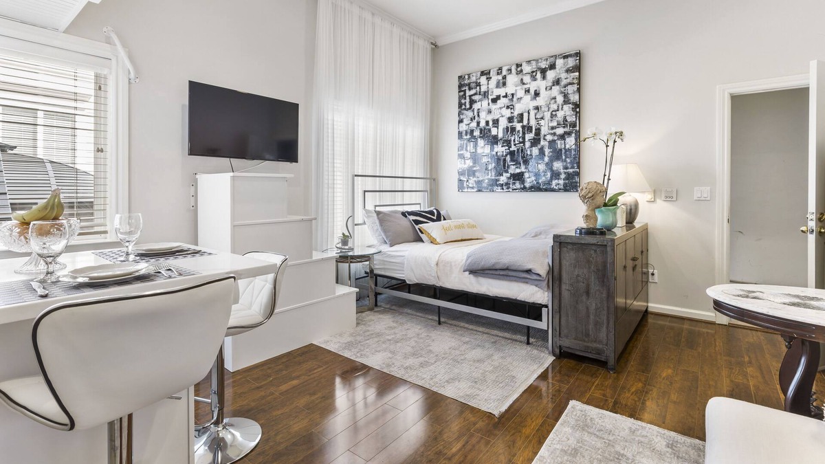 Outer Richmond House | SF Cute Nest by the Ocean Beach, VA, UCSF, USF with King bed and Private Patio