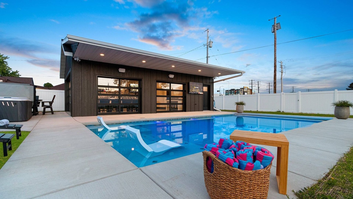 Green Bay House | SGB3-Lombardi Pool House