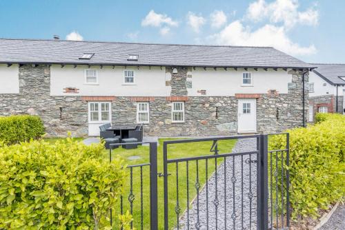 Holyhead House | Sgubor