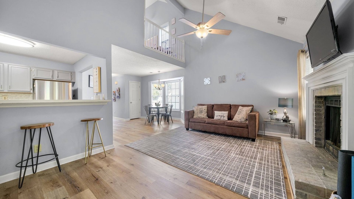 Smyrna House | Shabby Chic Suburban Hideaway, near Truist Park!