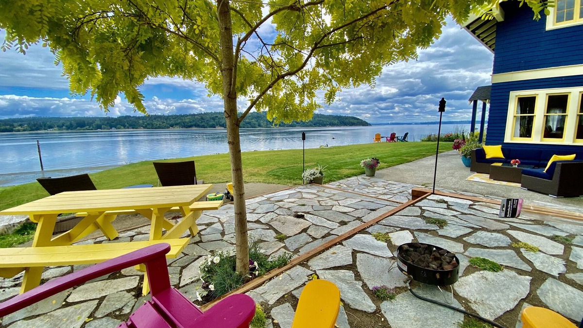 Vashon Island House | SHABBY CHIC WATERFRONT RETREAT is a relaxing, serene low bank waterfront home
