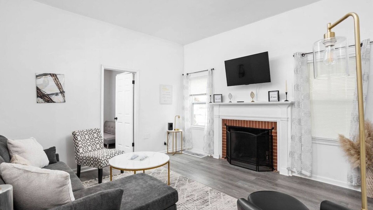 Indianapolis House | Shadeland Estate: Near Downtown, Patio & BBQ Grill