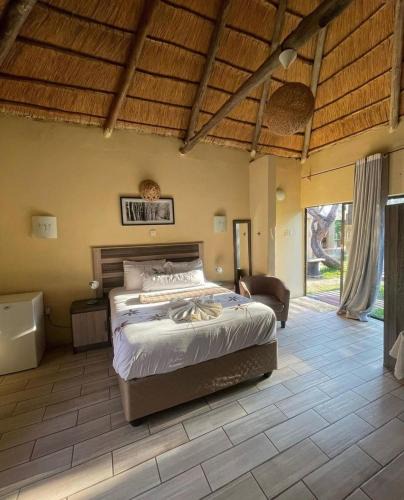 Shakawe Cabin | Shakawe sands Lodge