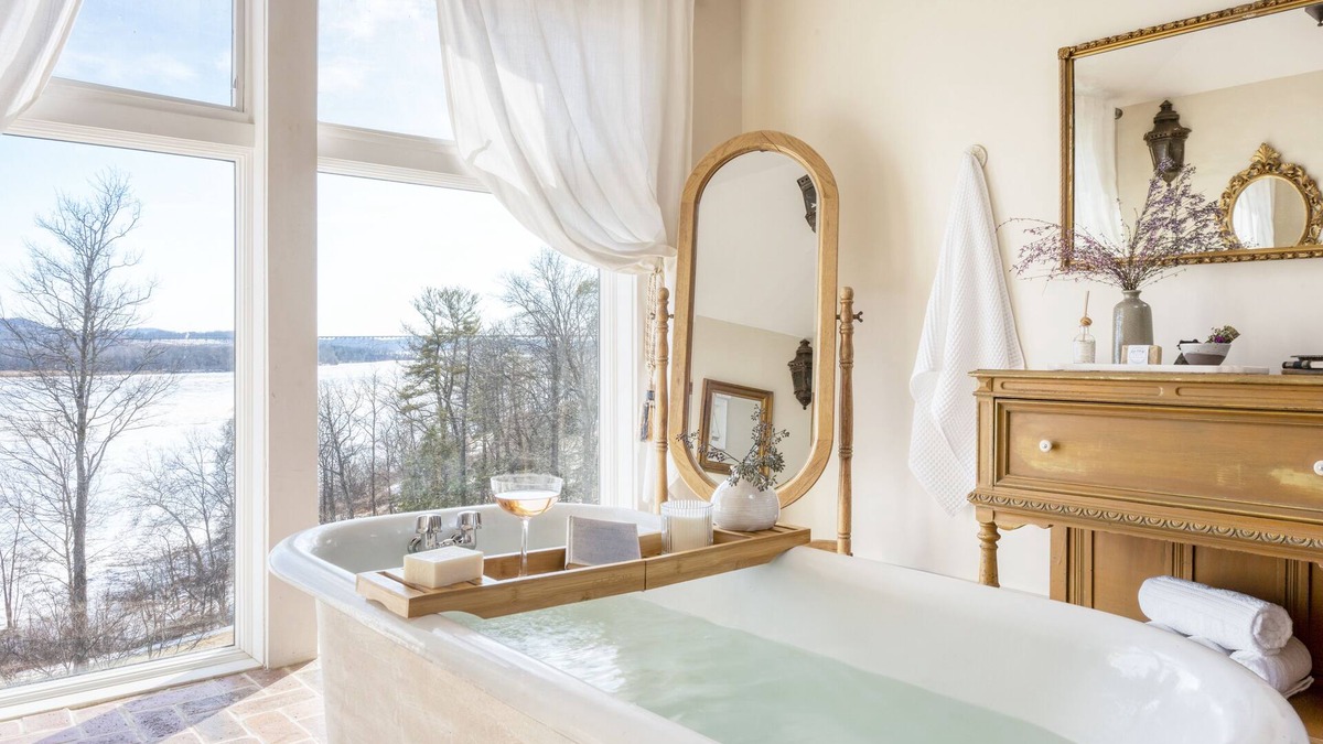 Catskill Villa | Shakespeare on the Hudson by AvantStay | Two Home Buyout on the Hudson River