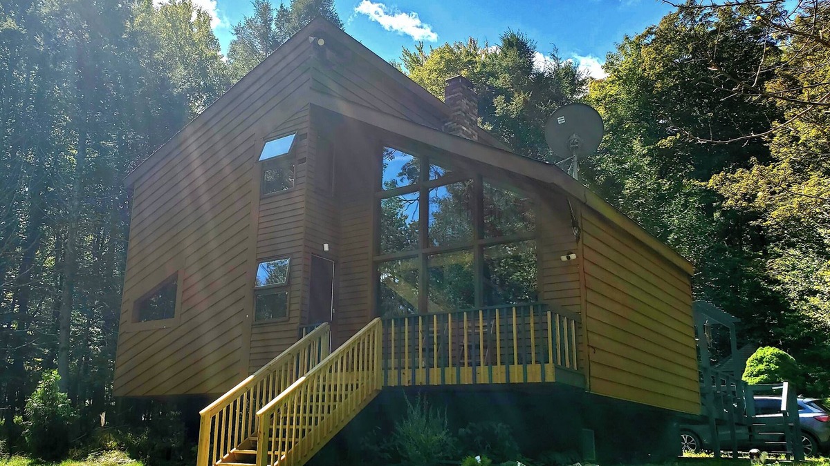 Oliverea House | Shambhala Mountain Retreat: A chalet surrounded by forest. Relax & unwind!