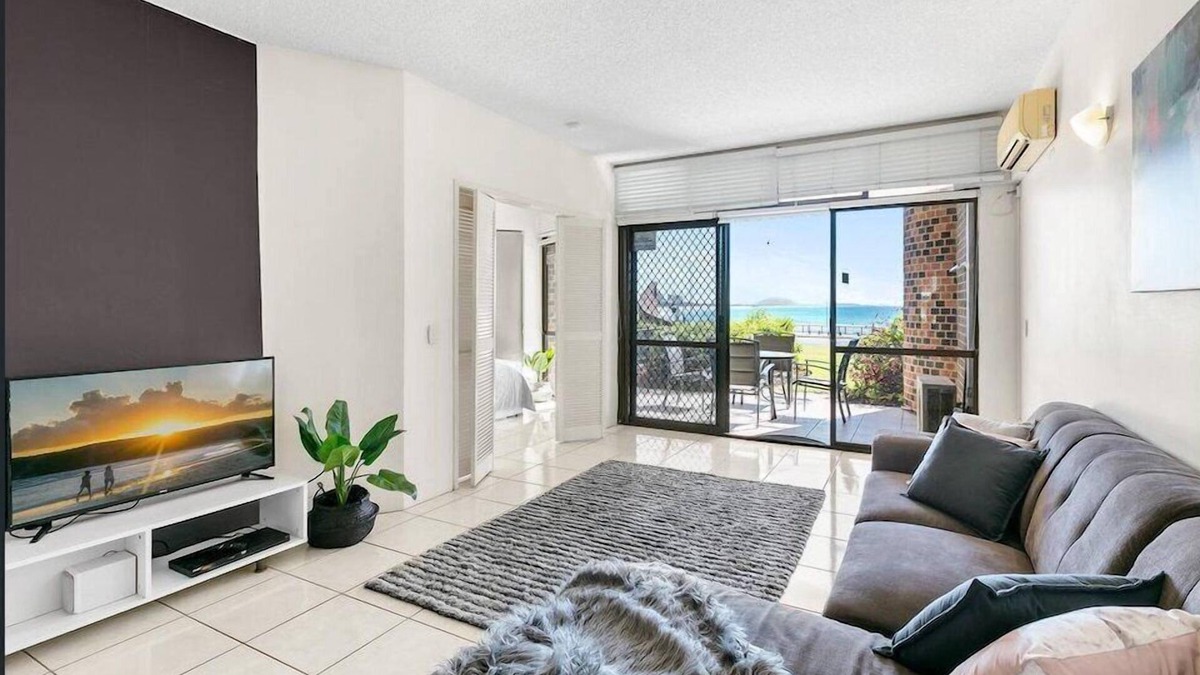 Alexandra Headland Apartment | Shandelle Unit 5 - Family Getaway with Ocean Views