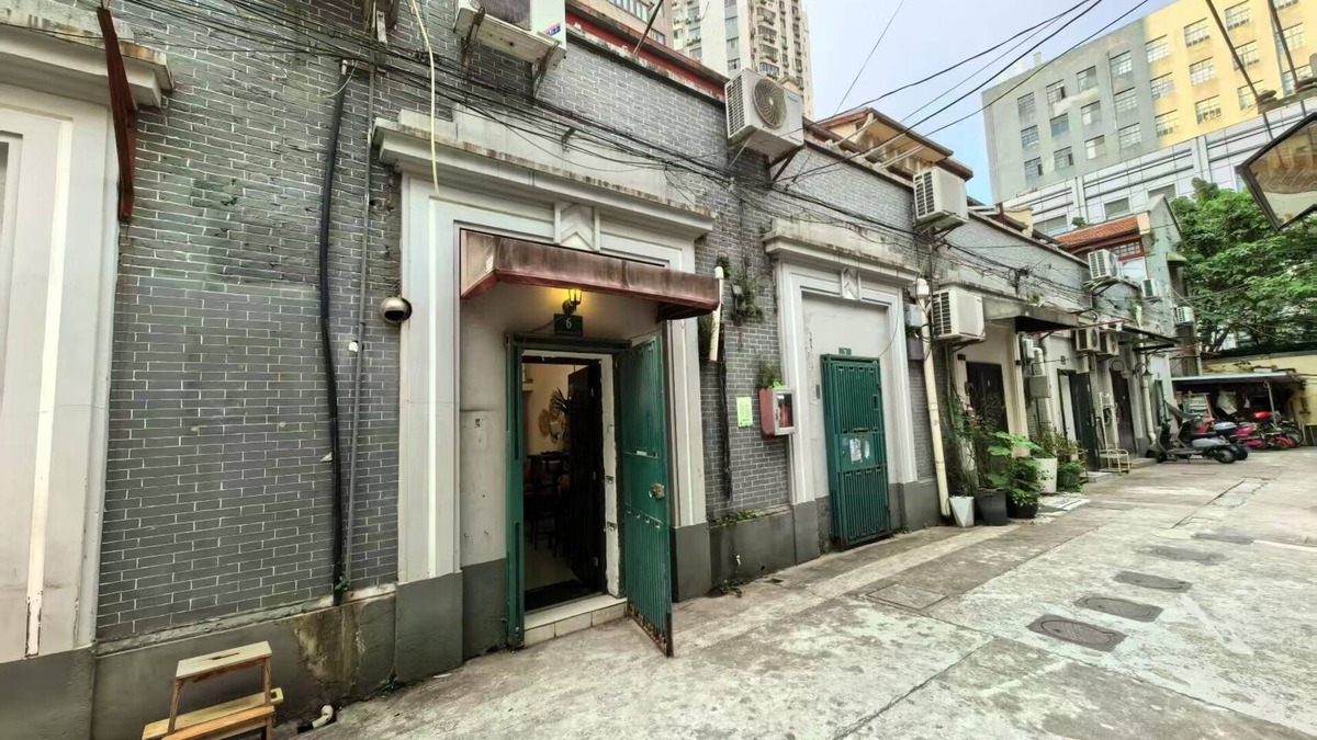 Xuhui Apartment | Shanghai Hills & Aromahome Terrace Loft