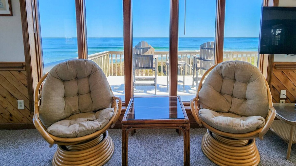 Tuckahoe House | “Shangri-la” is a 4 bedroom, 3 ½ bath oceanfront OBX property in the quaint town of Duck.