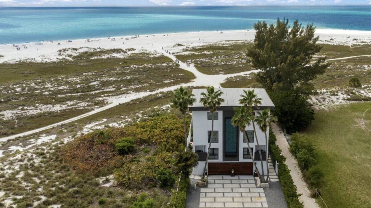 Anna Maria House | Shangri-La -Luxury Gulf-Front 4BR with Pool, Gym & Golf Cart