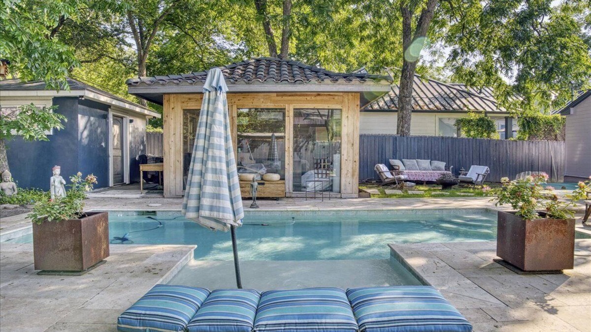 North Loop House | Shangri-La with Pool in Charming Hyde Park