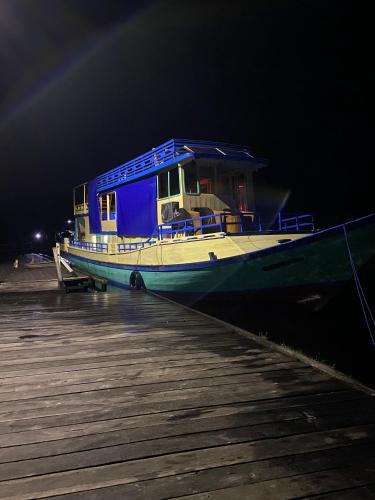 Kumai Boat Rental | Shankara Orangutan Kelotok Cabin Houseboat