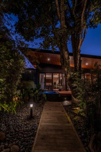 Canlubang Resort | Shanti Cabin - Ezra Viniti Resort