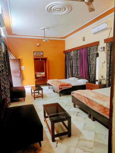 Faizabad Apartment | Shantiniketan 4BHK Comfortable Family Stay in Ayodhya