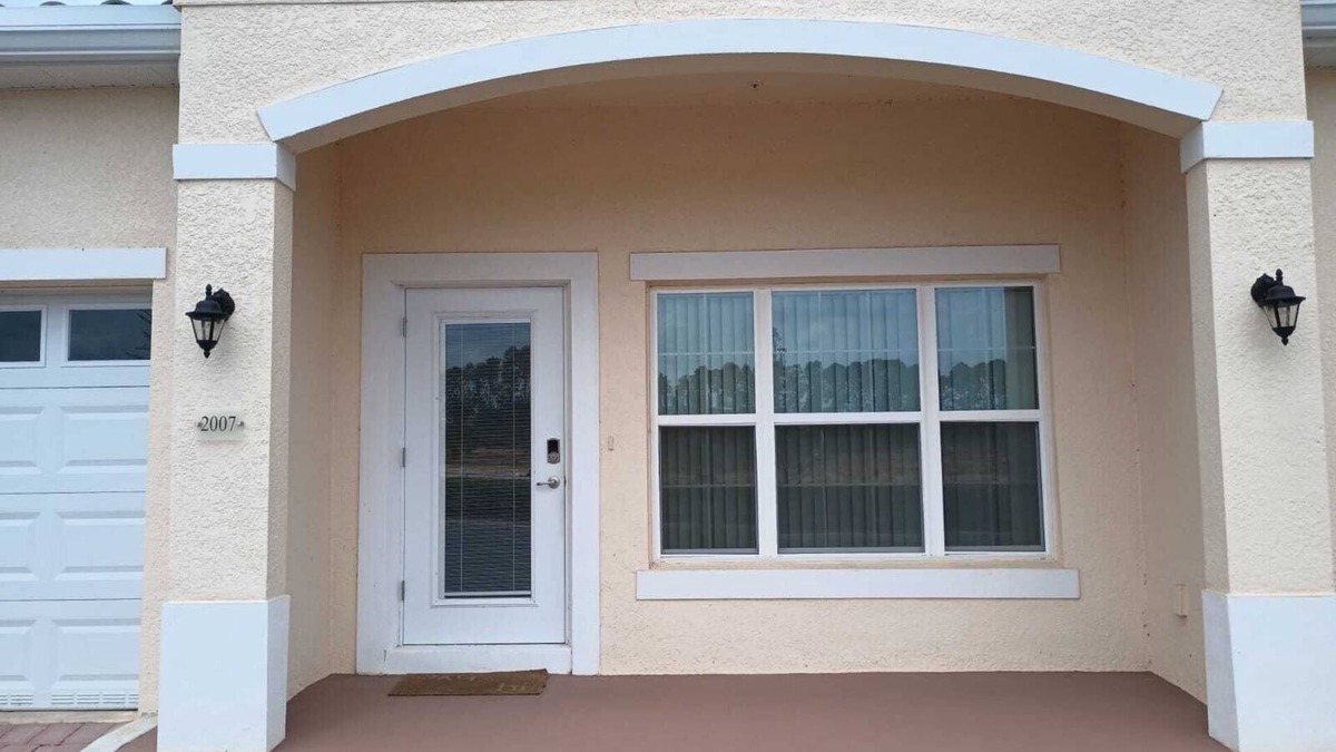 Tavares Condo | Shantiniketan A 7/2007/50 minutes to the Disney 2 mile to down town Tavares.