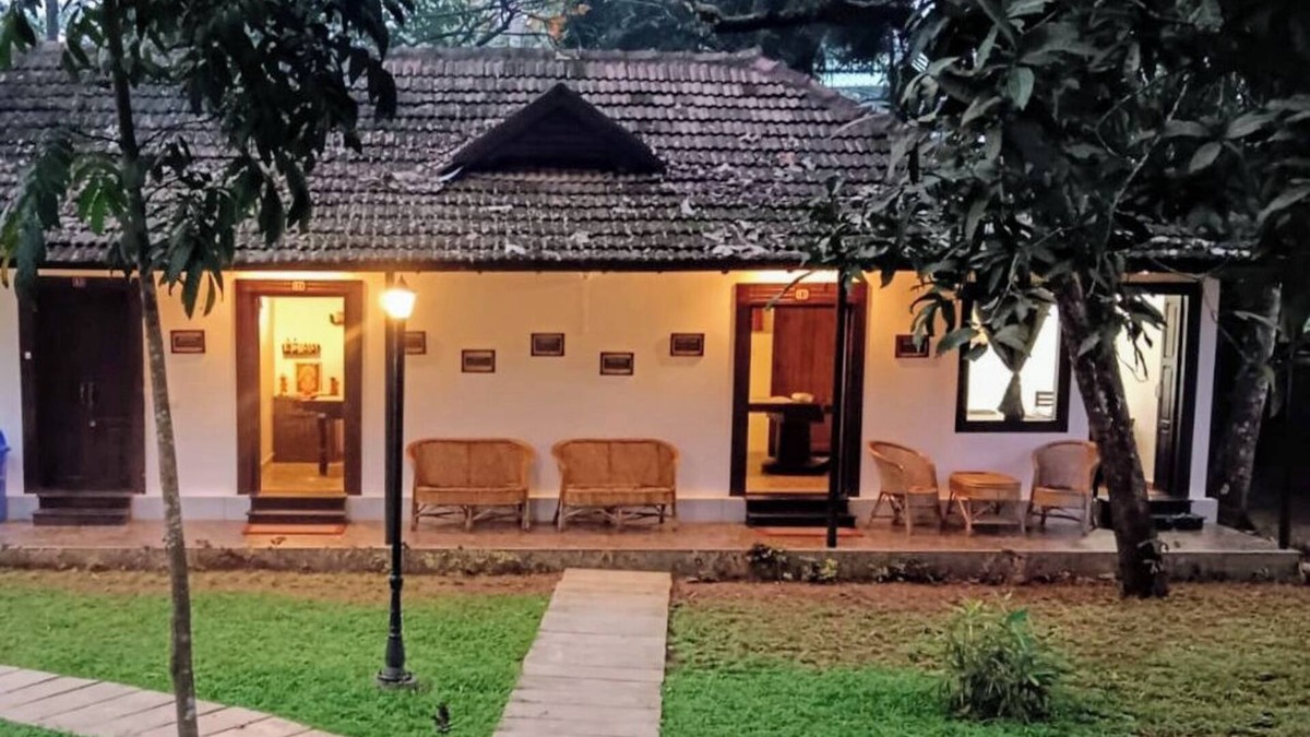 Andhakaranazhy Hotel | Shantitheeram Ayurveda