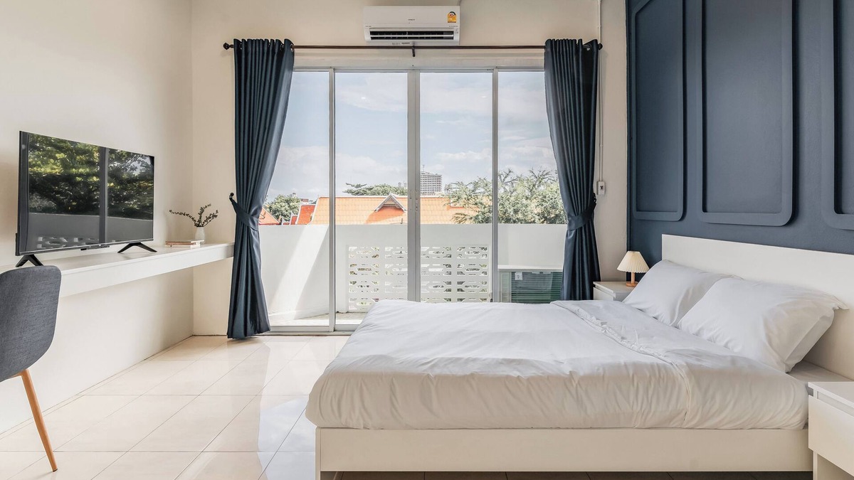 Old City Hotel | Shapel Hostel and Cafe