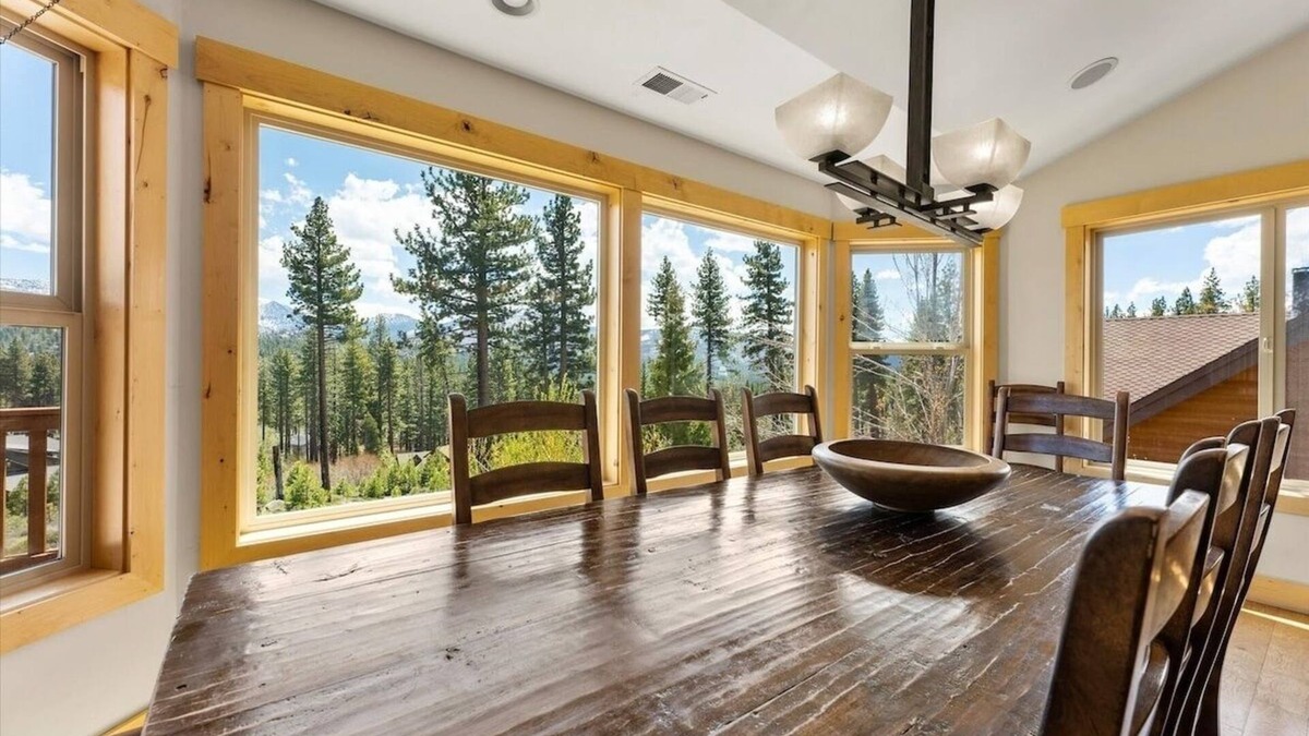 South Lake Tahoe House | Shaquinaw! 5 Bedroom Home by RedAwning