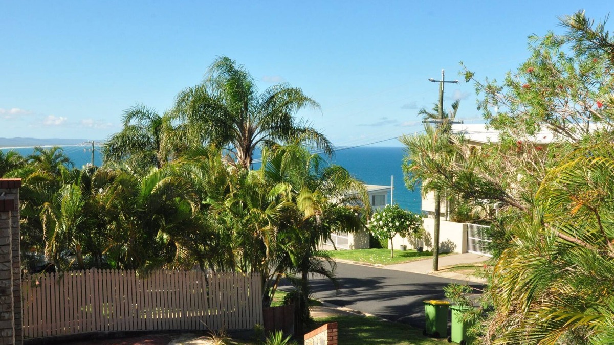 Rainbow Beach House | Sharon Lee 1 - Rainbow Beach