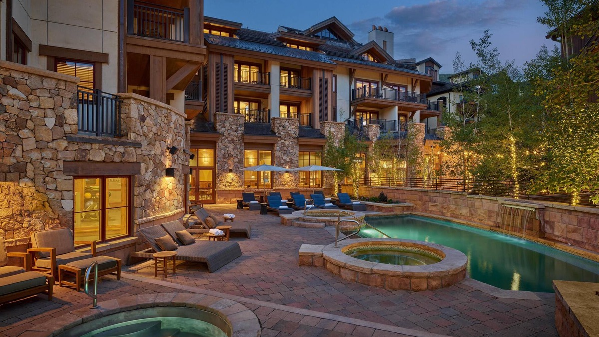 Vail Resort | Sharply Appointed Plaza Room with Custom Artwork - Steps to Pool, Dining & Spa