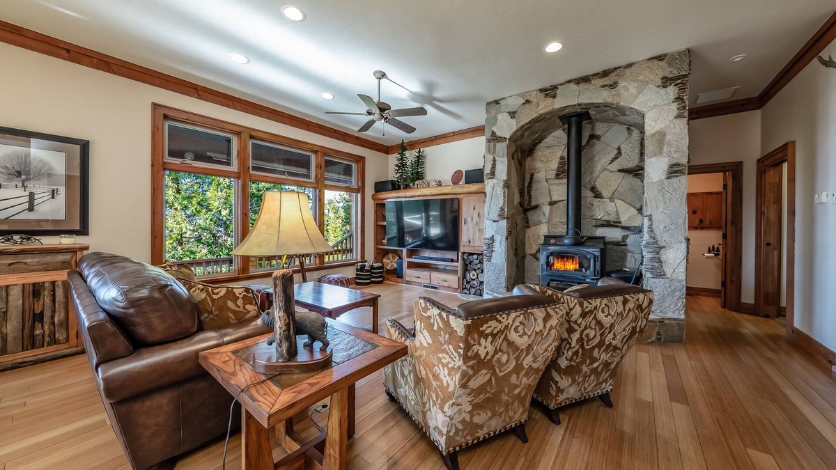 Shaver Lake Cabin | Shaver Dream View & SPA