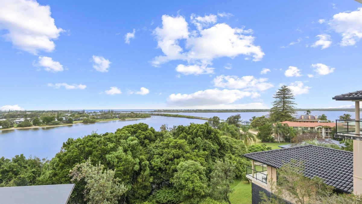 East Ballina House | Shaws View - Spectacular Bay Views
