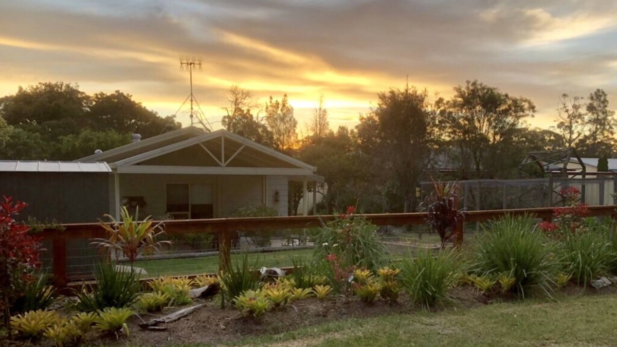 Sussex Inlet House | Shazza's Retreat - A quiet getaway (Pet Friendly)