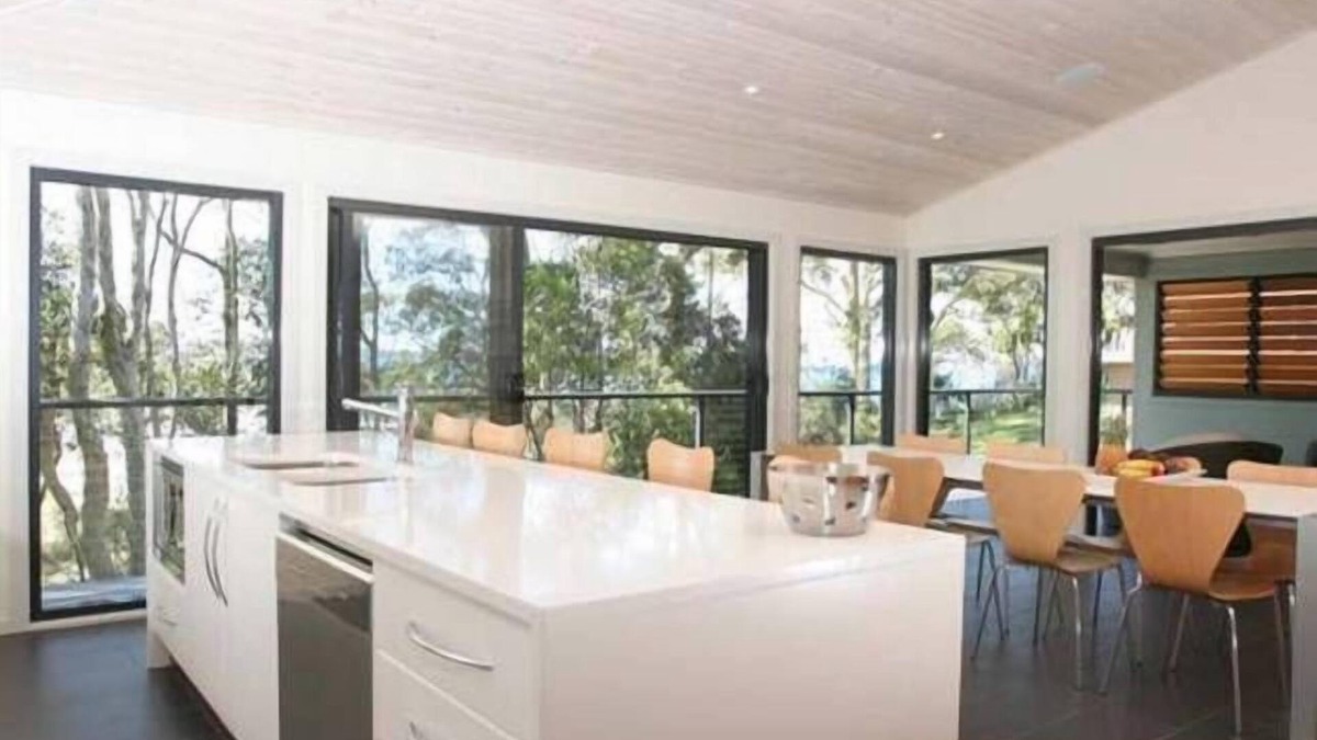 Surf Beach House | Shearwater - located at Batemans Bay.. Beachfront