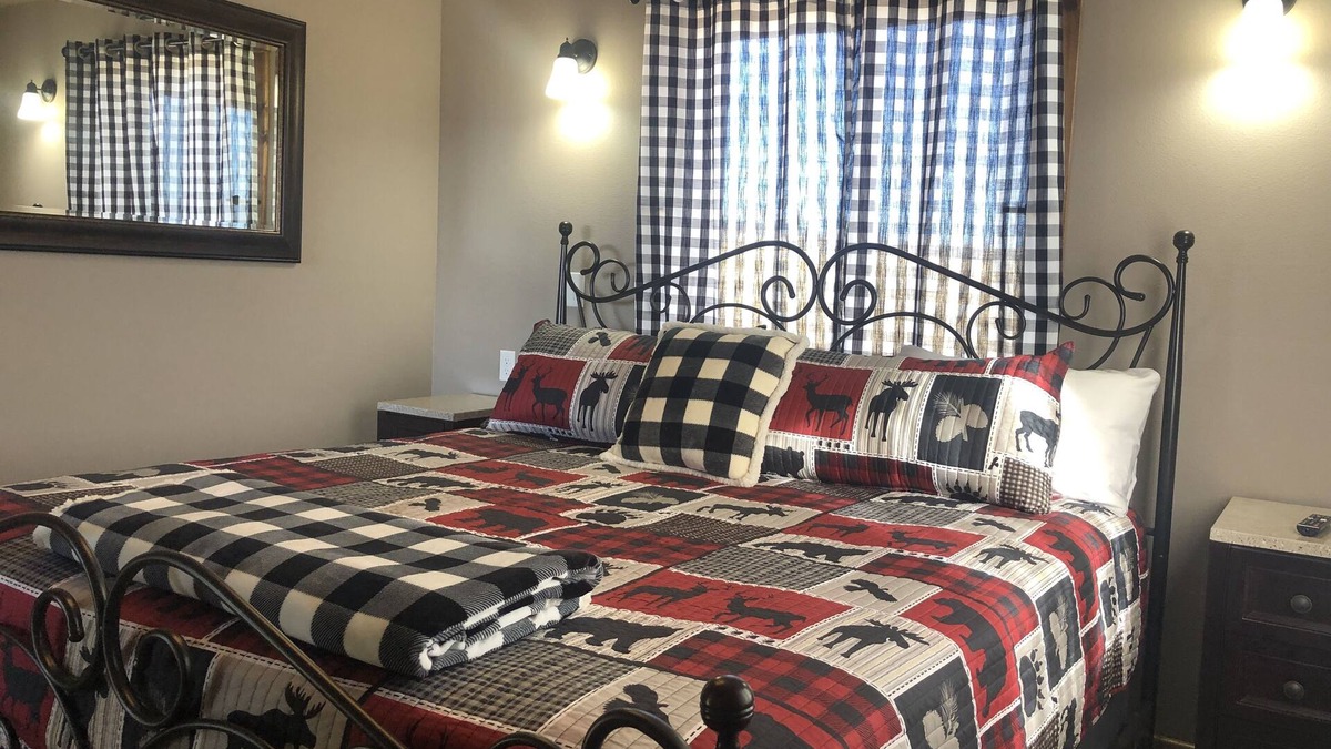 White Sulphur Springs Cabin | Shedhorn Cabin #3 of 3 - 1 BEDR & Full RV Hookups