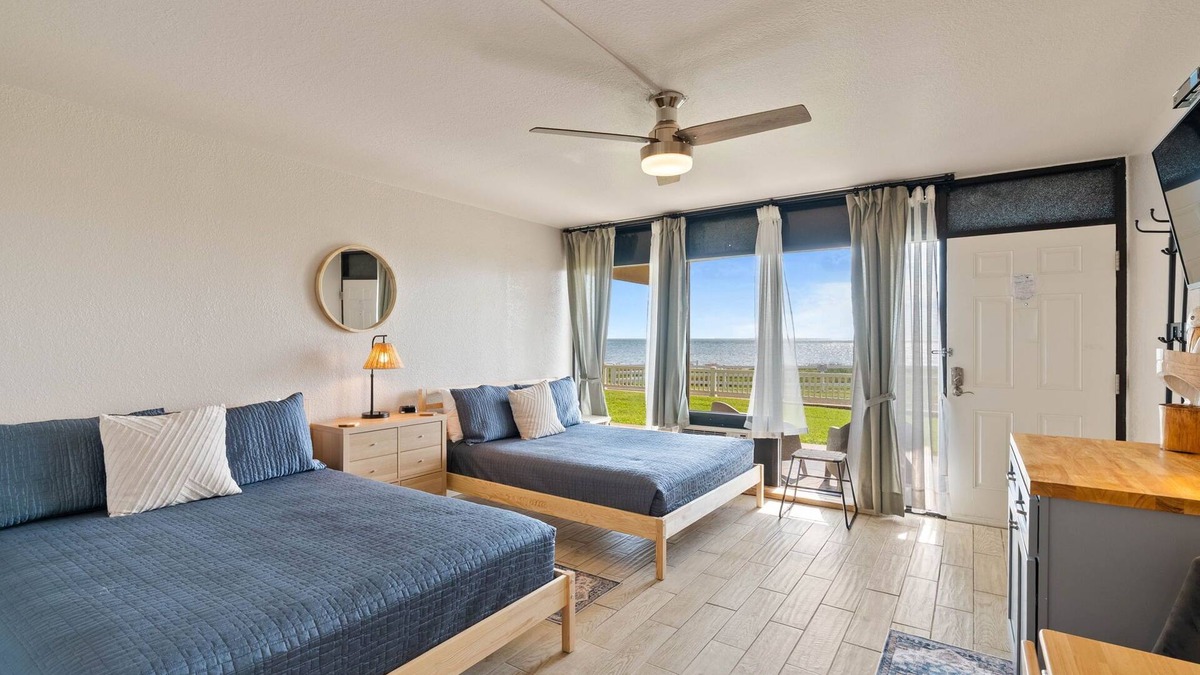 Rockport Apartment | Shell Room – Cozy studio comfort with resort amenities on the bay
