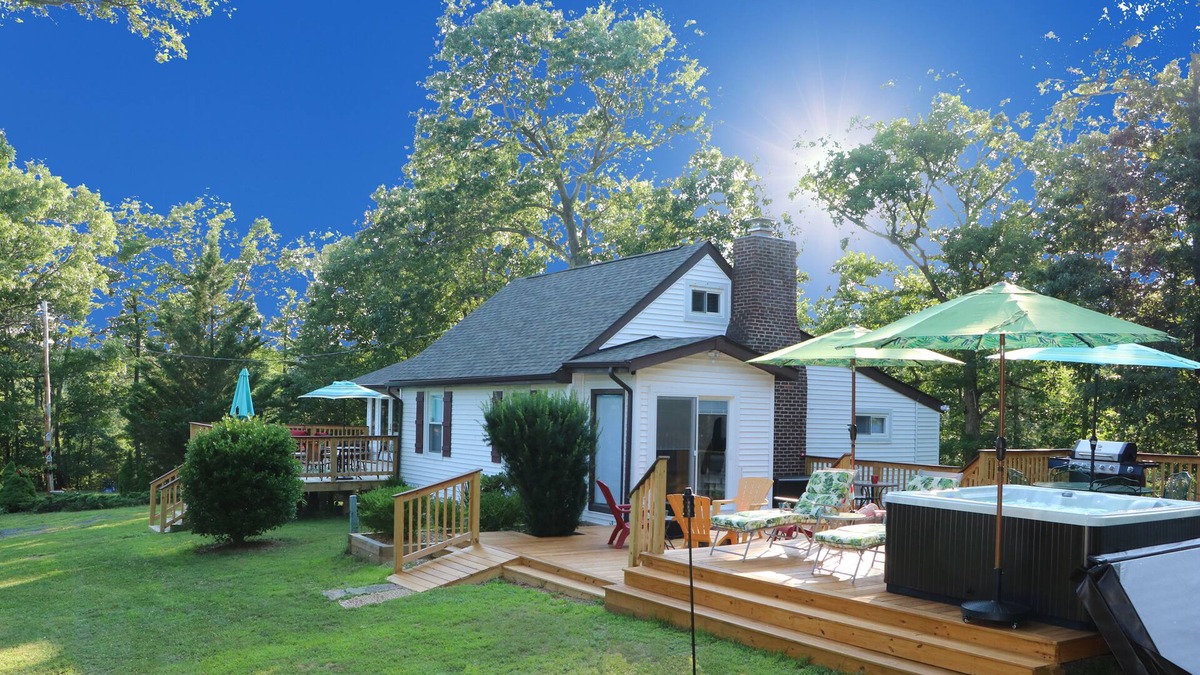 Fort Valley House | Shenandoah County Home: Hot Tub, Trails, 3 Decks, 13 activities, no cleaning fee